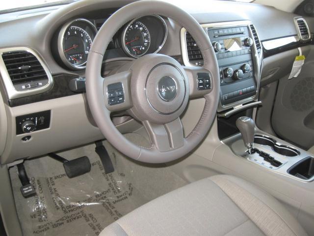 Jeep Grand Cherokee 2011 photo 1