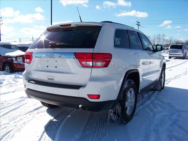 Jeep Grand Cherokee 2011 photo 2
