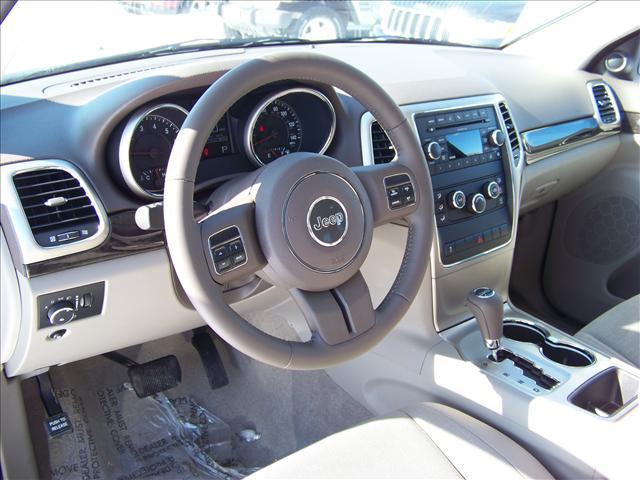Jeep Grand Cherokee 2011 photo 3