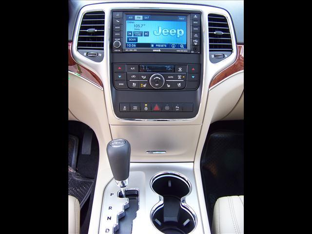 Jeep Grand Cherokee 2011 photo 4