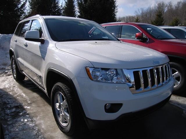 Jeep Grand Cherokee 2011 photo 2
