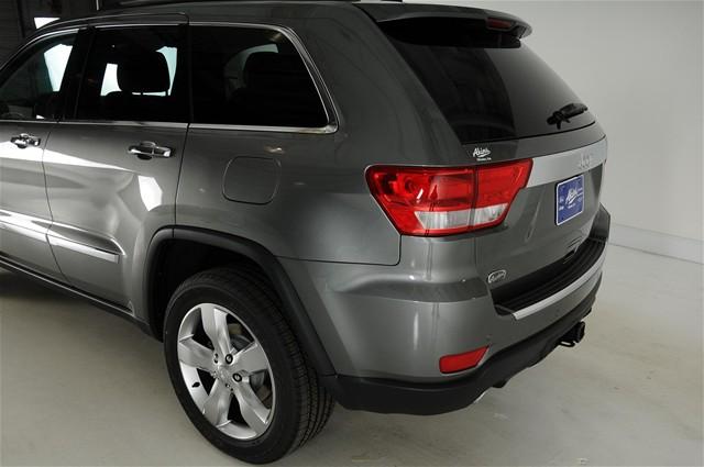 Jeep Grand Cherokee 2011 photo 4