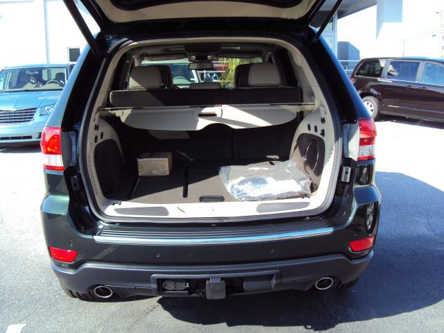 Jeep Grand Cherokee 2011 photo 3