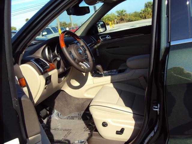 Jeep Grand Cherokee 2011 photo 4