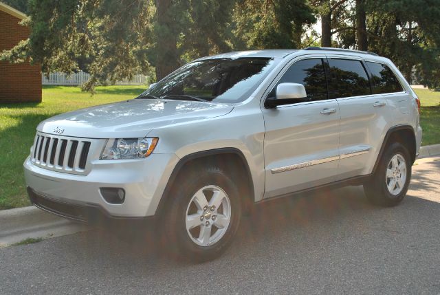Jeep Grand Cherokee 2011 photo 2