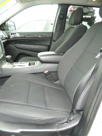 Jeep Grand Cherokee 2011 photo 1