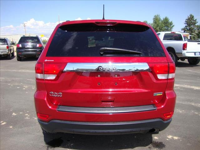 Jeep Grand Cherokee 2011 photo 2