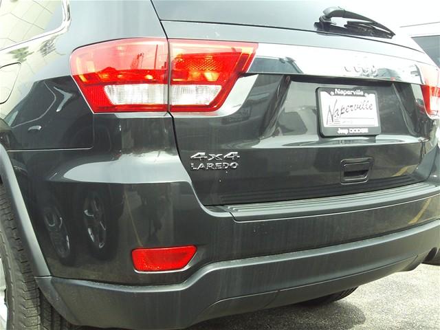 Jeep Grand Cherokee 2011 photo 4