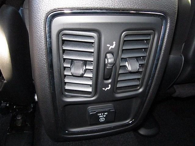 Jeep Grand Cherokee 2012 photo 1