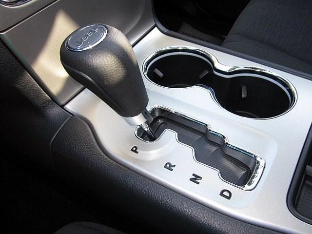 Jeep Grand Cherokee 2012 photo 28