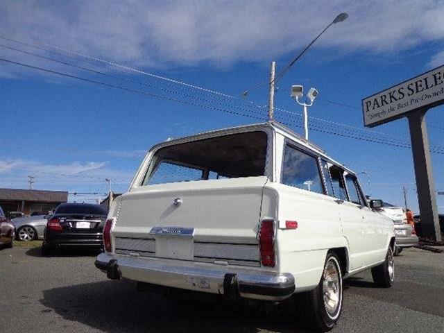 Jeep Grand Wagoneer 1984 photo 4