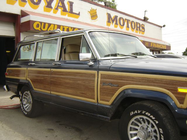 Jeep Grand Wagoneer 1989 photo 1