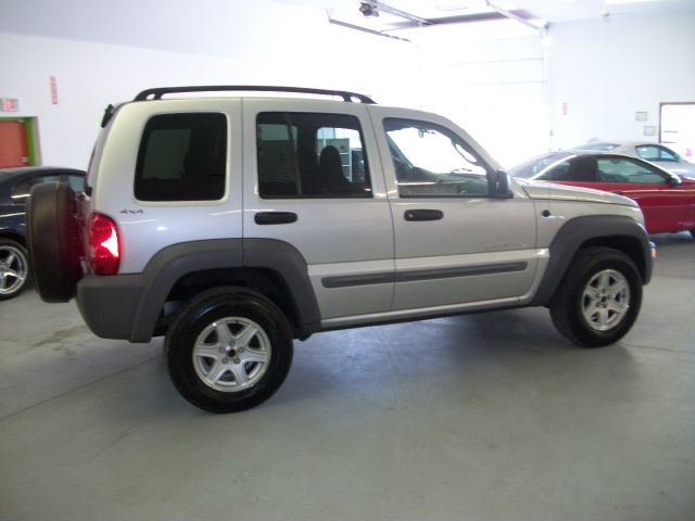 Jeep Liberty 2002 photo 3