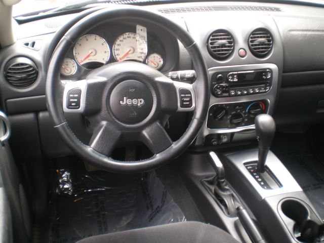 Jeep Liberty 2002 photo 2