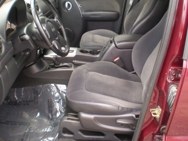Jeep Liberty 2002 photo 8