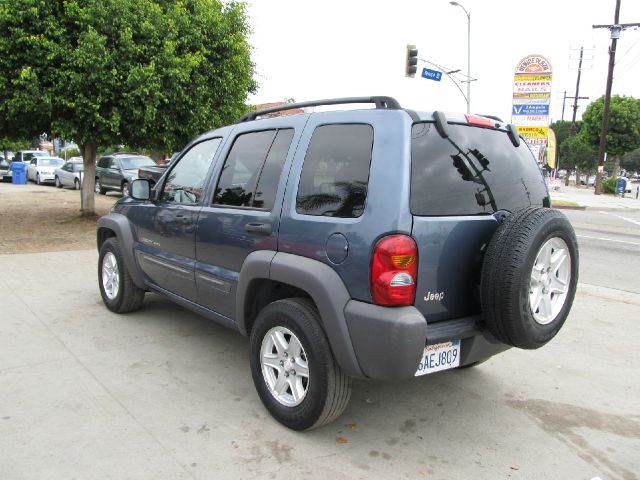 Jeep Liberty 2002 photo 2