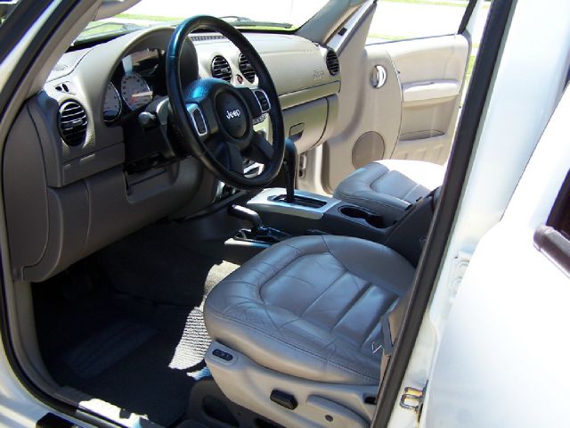Jeep Liberty 2002 photo 4