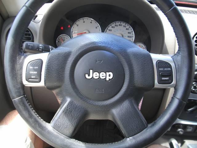 Jeep Liberty 2002 photo 13
