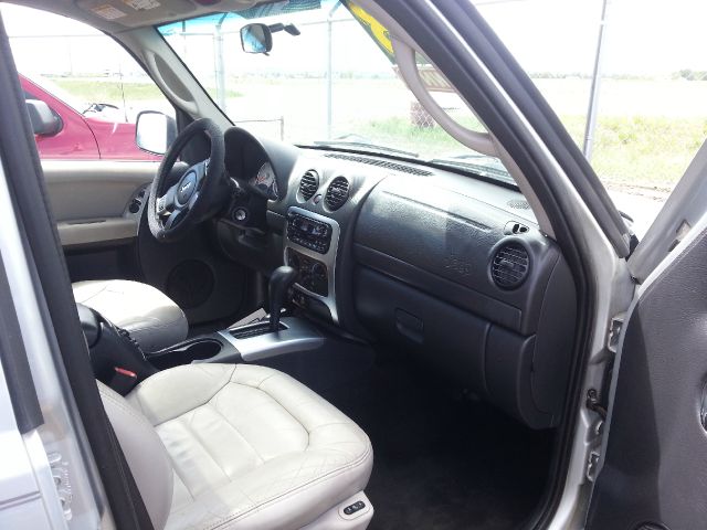 Jeep Liberty 2002 photo 10
