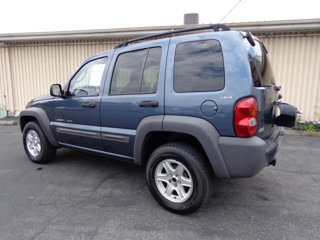 Jeep Liberty 2002 photo 2