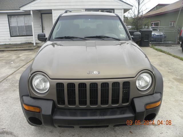 Jeep Liberty 2002 photo 2