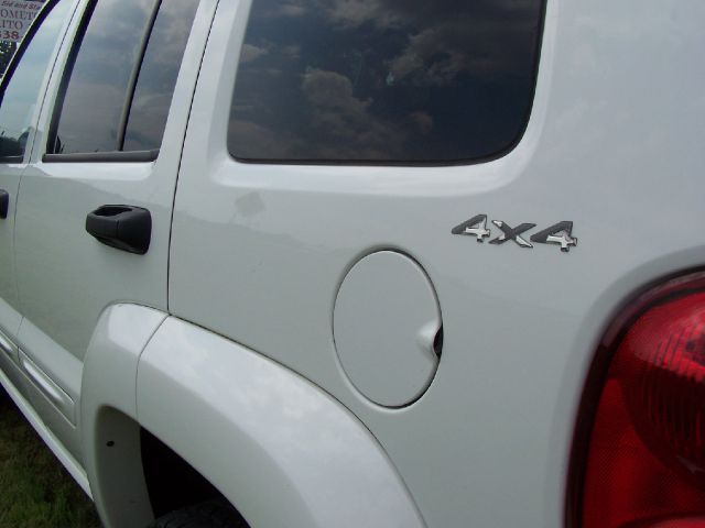 Jeep Liberty 2002 photo 3