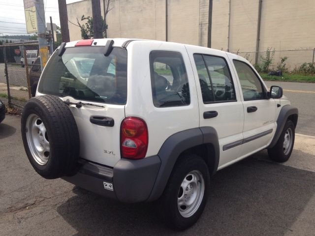 Jeep Liberty 2002 photo 2