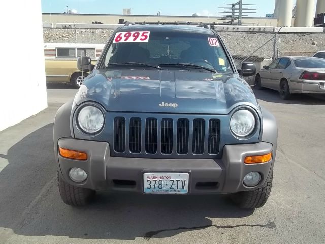 Jeep Liberty 2002 photo 2