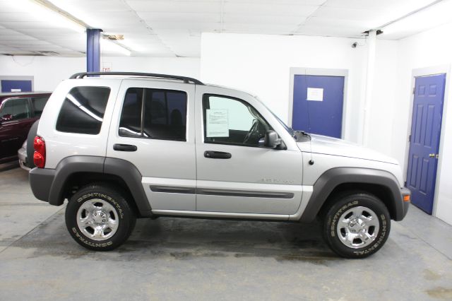 Jeep Liberty 2002 photo 2