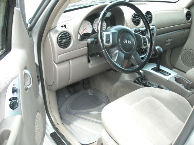 Jeep Liberty 2002 photo 1