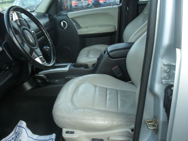 Jeep Liberty 2002 photo 1