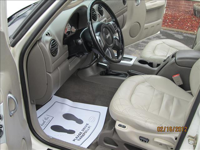Jeep Liberty 2002 photo 4