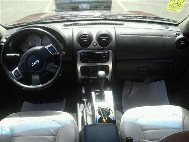 Jeep Liberty 2002 photo 2