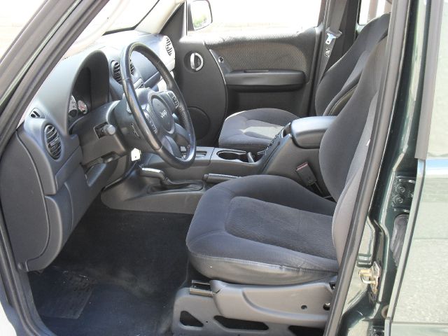 Jeep Liberty 2002 photo 4