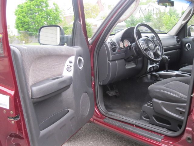 Jeep Liberty 2002 photo 7