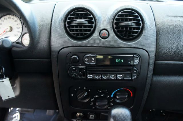 Jeep Liberty 2002 photo 16