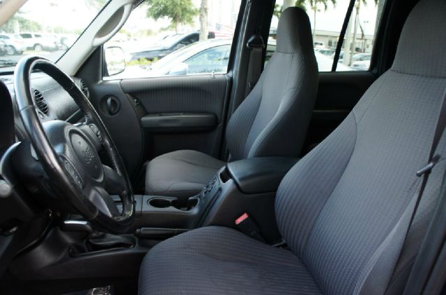 Jeep Liberty 2002 photo 21