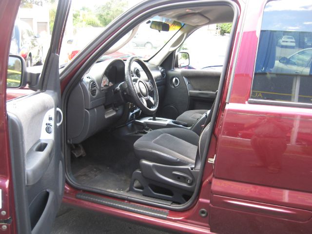 Jeep Liberty 2002 photo 4
