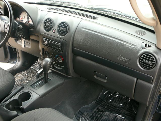 Jeep Liberty 2002 photo 4