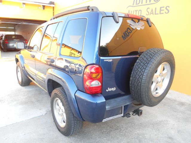 Jeep Liberty 2002 photo 2