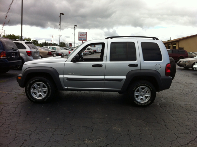 Jeep Liberty 2002 photo 4