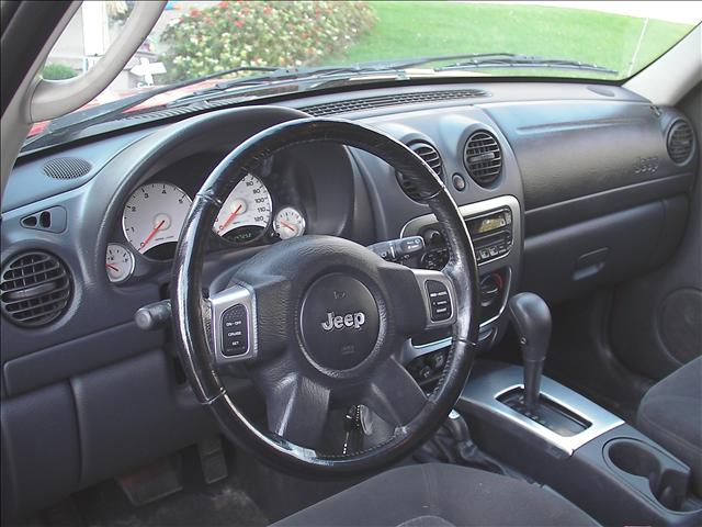 Jeep Liberty 2002 photo 1