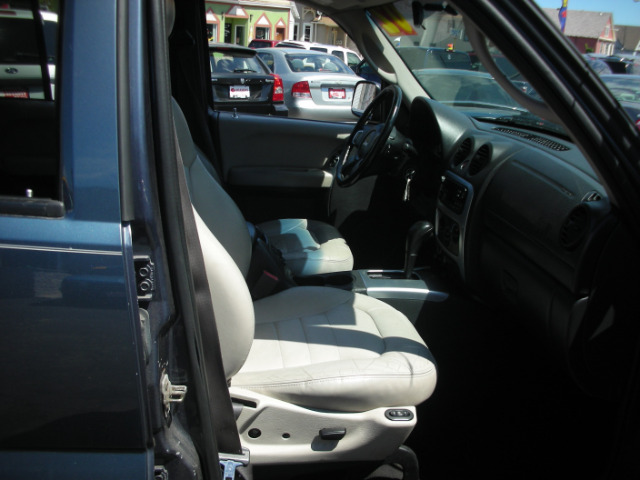 Jeep Liberty 2002 photo 12