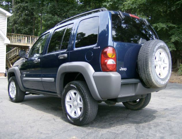 Jeep Liberty 2002 photo 3