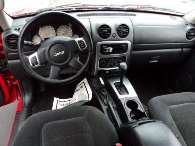 Jeep Liberty 2002 photo 4