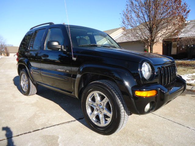 Jeep Liberty 2003 photo 2
