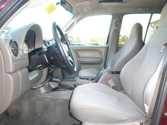 Jeep Liberty 2003 photo 1