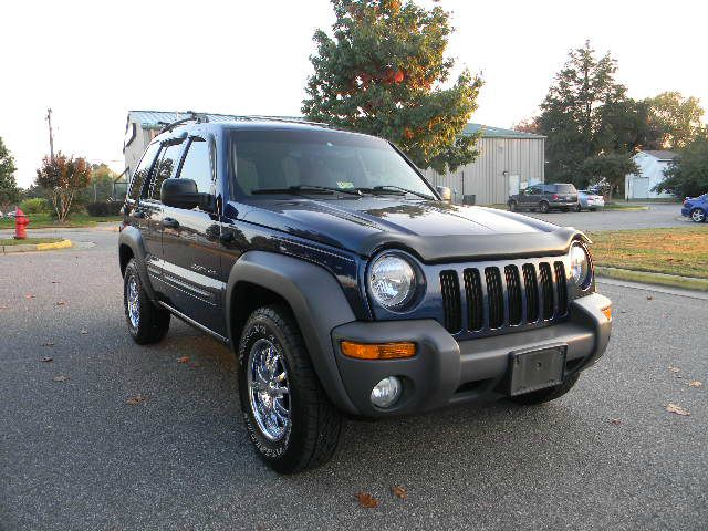 Jeep Liberty 2003 photo 2