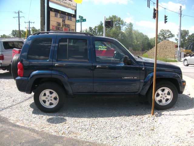 Jeep Liberty 2003 photo 2
