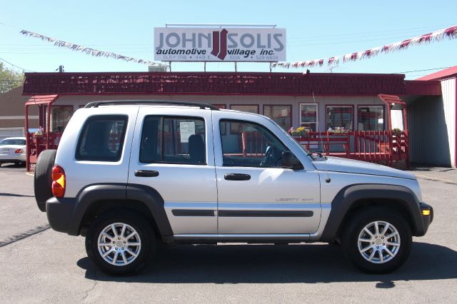 Jeep Liberty 2003 photo 3